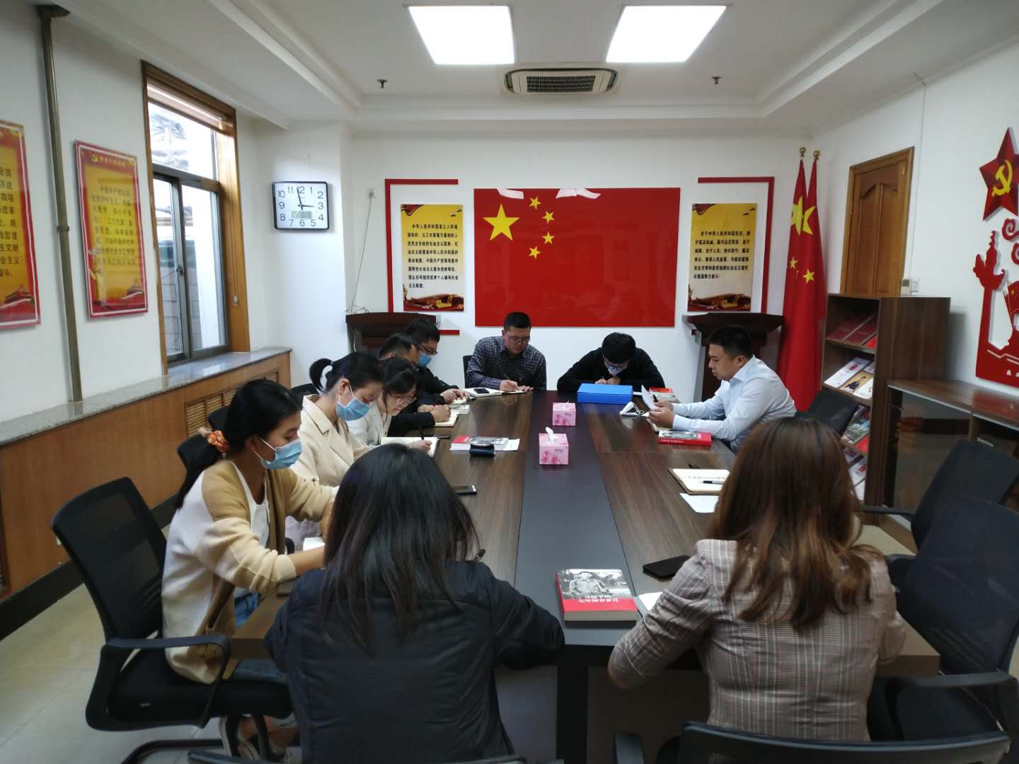 年轻干部学习.jpg